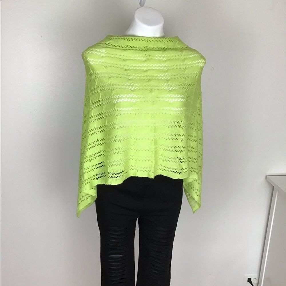 Liz Claiborne mint green crochet sweater poncho size OS.